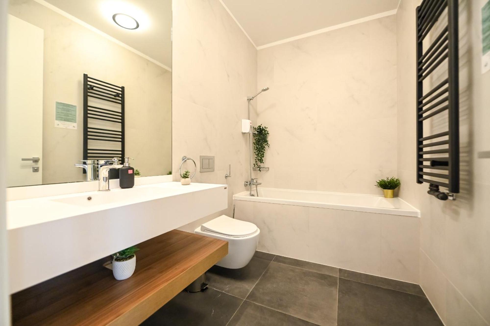 One Verdi Park Exclusive Apartments - Panoramic View & Private Parking Bucarest Extérieur photo
