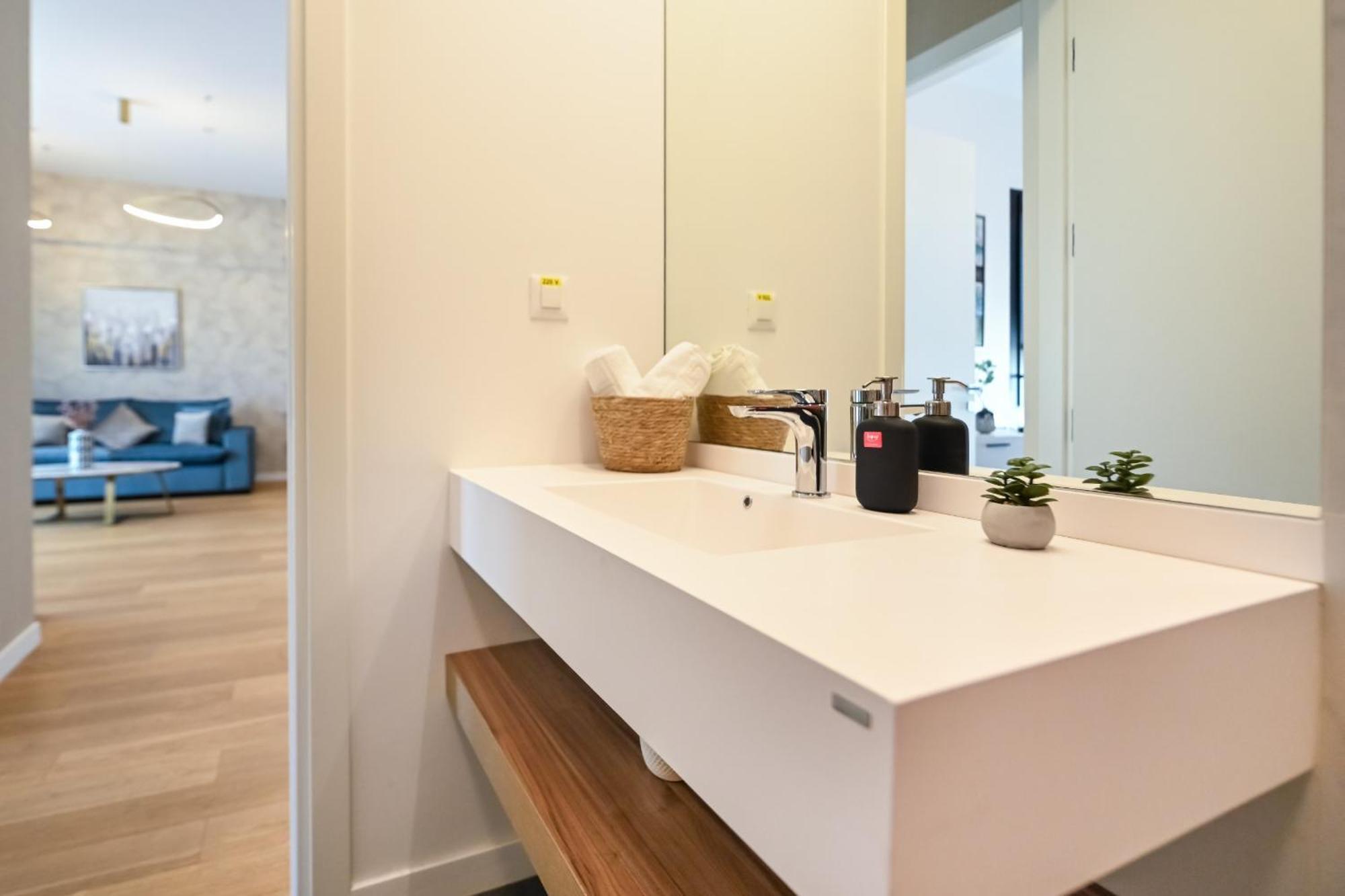 One Verdi Park Exclusive Apartments - Panoramic View & Private Parking Bucarest Chambre photo