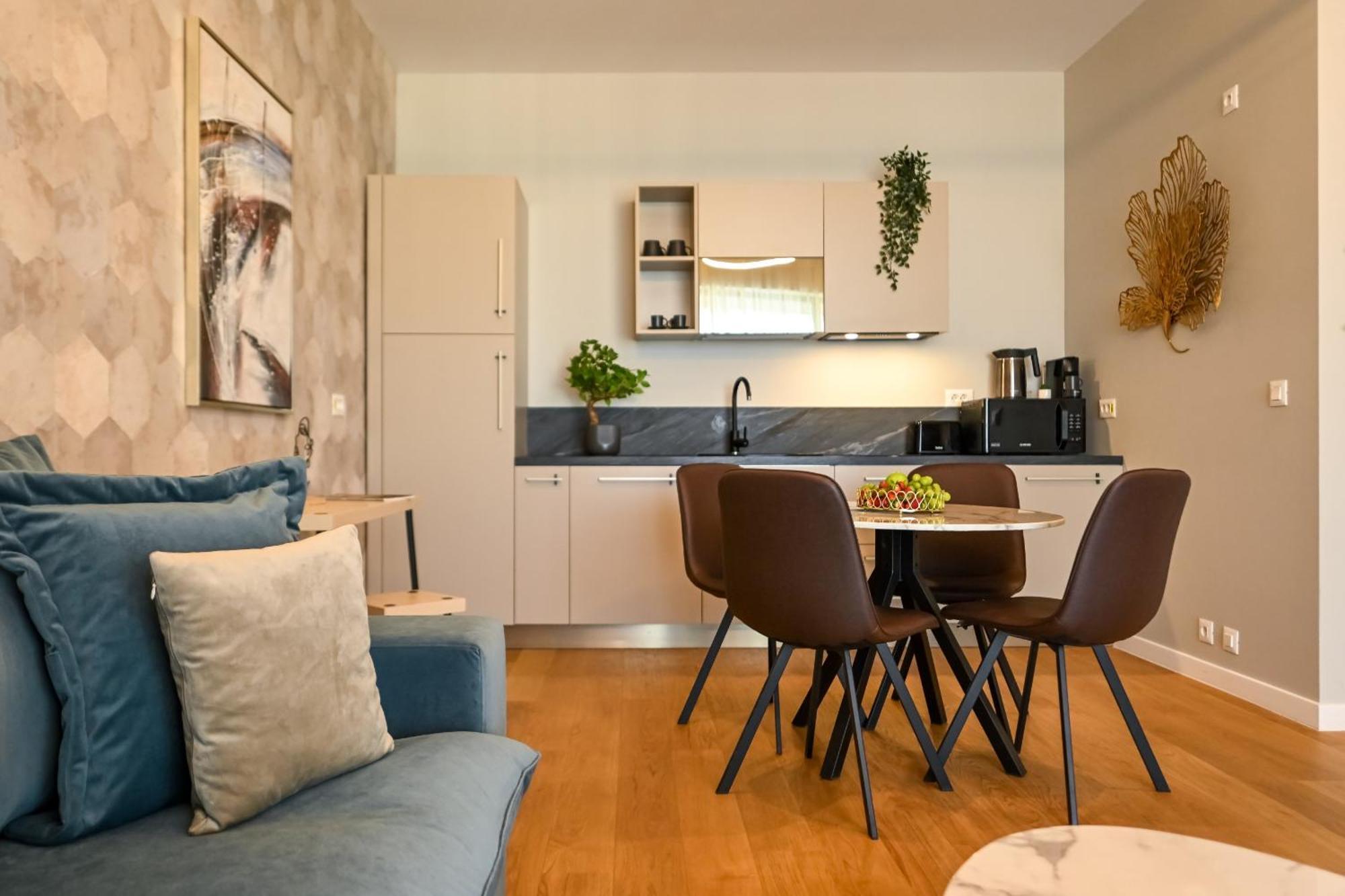 One Verdi Park Exclusive Apartments - Panoramic View & Private Parking Bucarest Chambre photo
