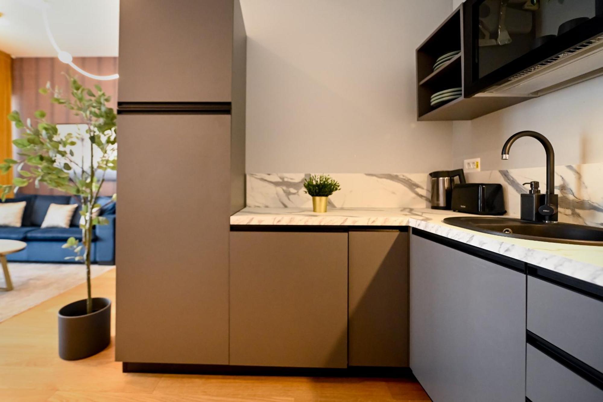 One Verdi Park Exclusive Apartments - Panoramic View & Private Parking Bucarest Chambre photo
