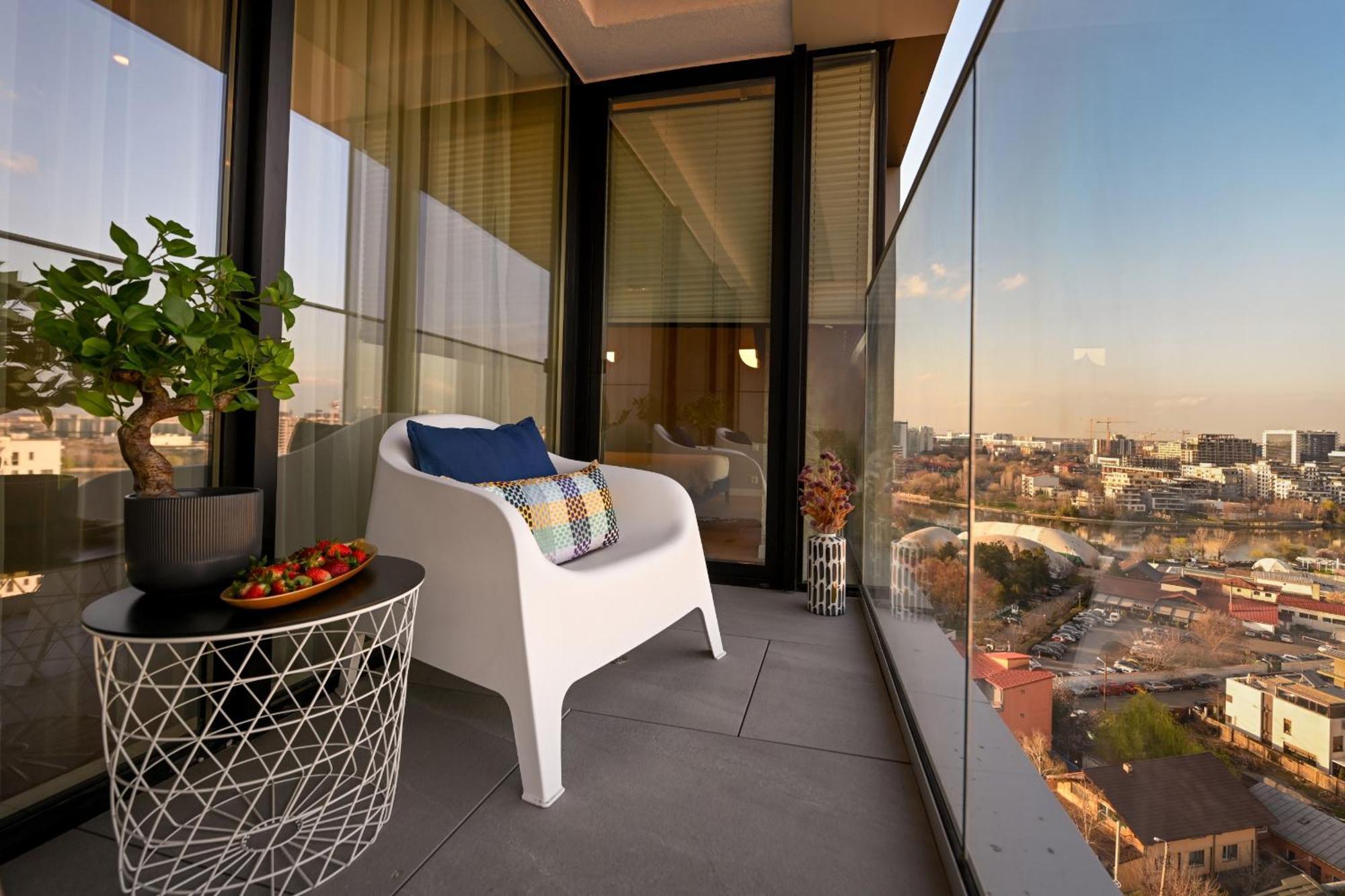 One Verdi Park Exclusive Apartments - Panoramic View & Private Parking Bucarest Chambre photo