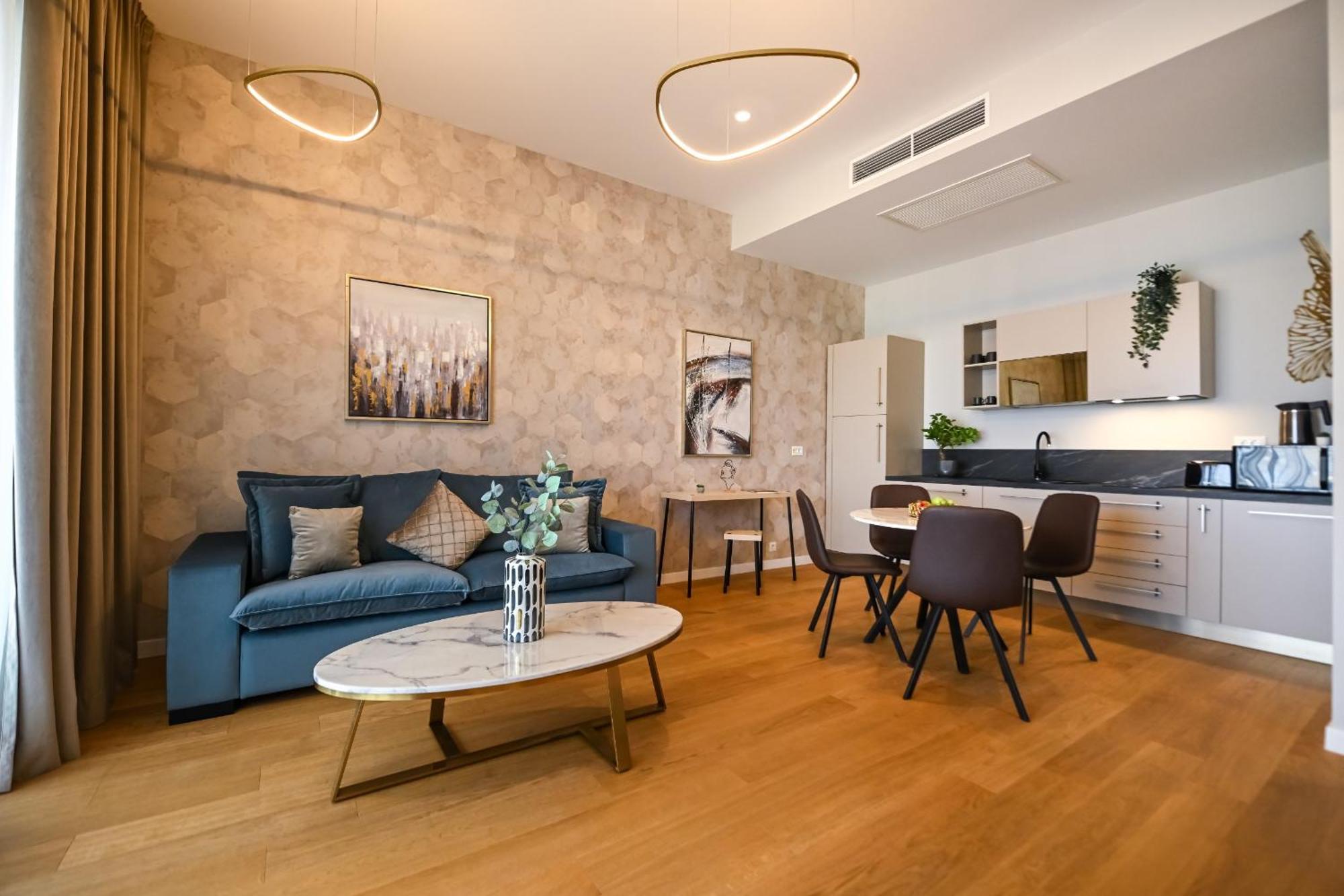 One Verdi Park Exclusive Apartments - Panoramic View & Private Parking Bucarest Chambre photo