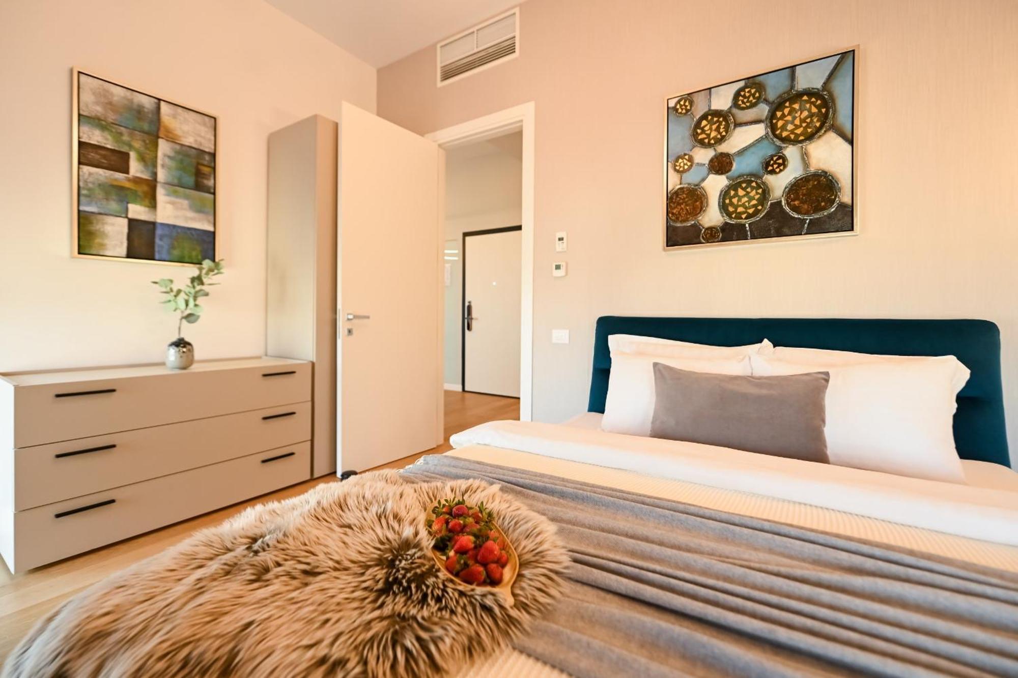 One Verdi Park Exclusive Apartments - Panoramic View & Private Parking Bucarest Chambre photo