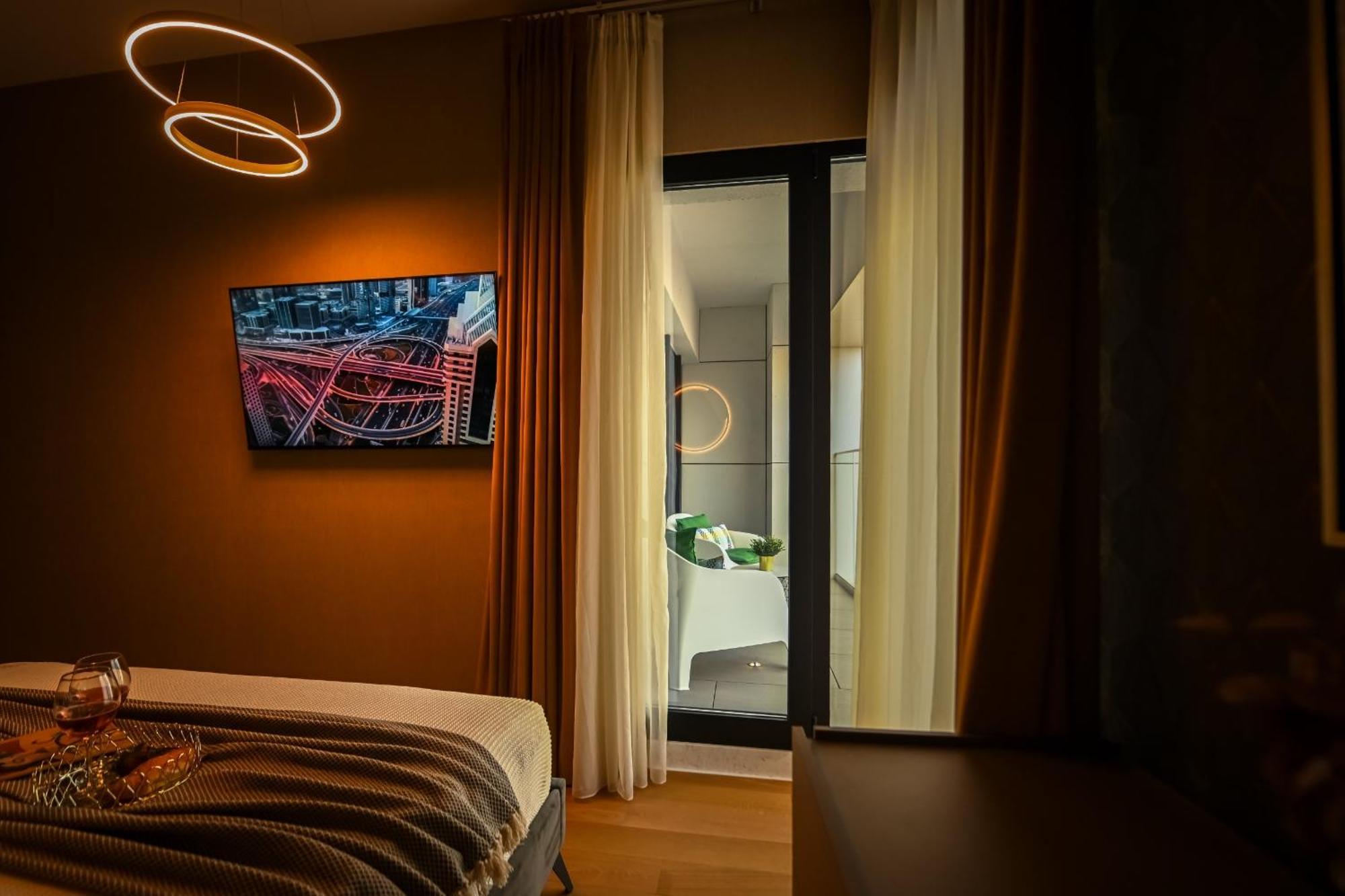 One Verdi Park Exclusive Apartments - Panoramic View & Private Parking Bucarest Chambre photo