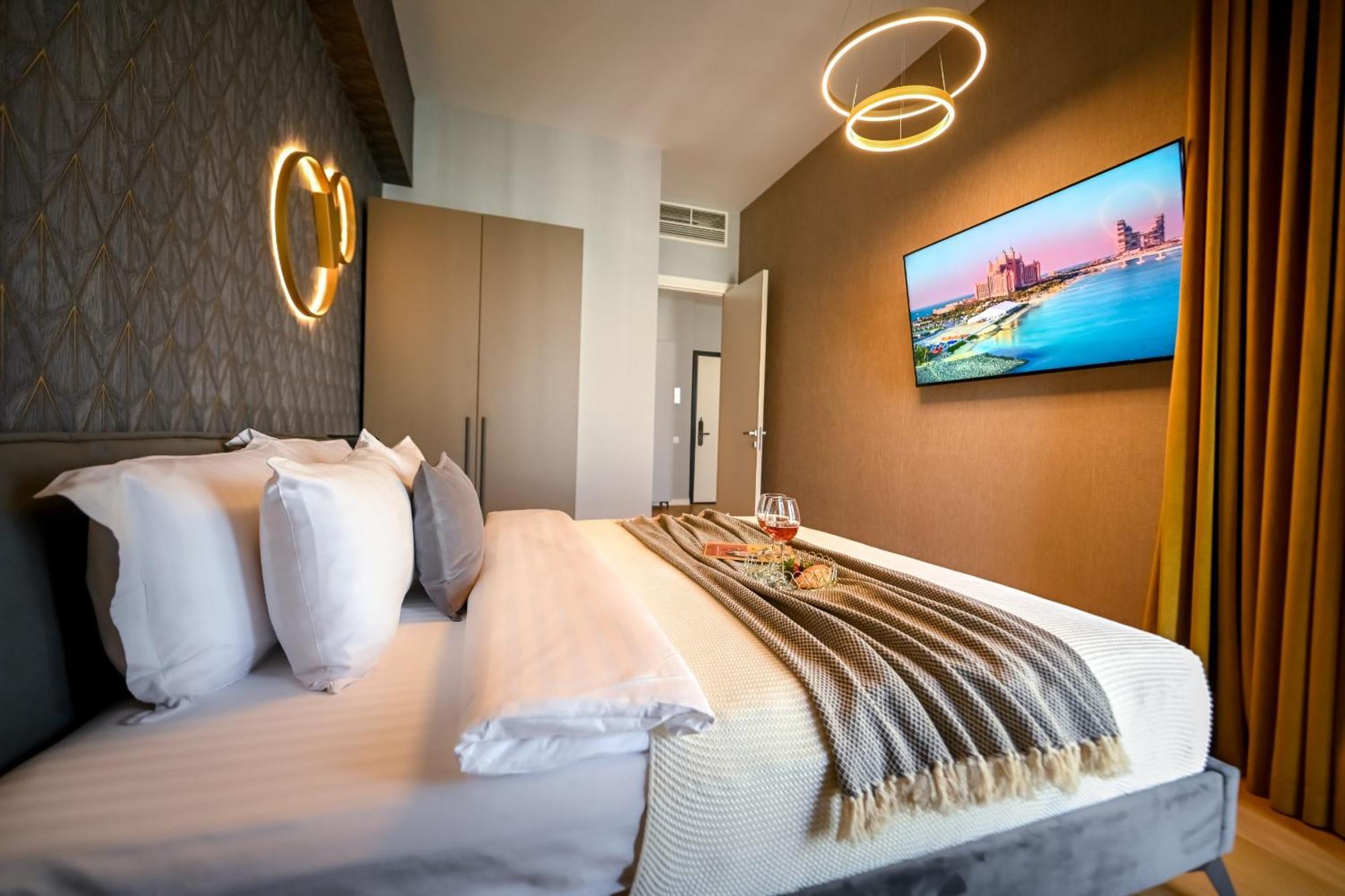 One Verdi Park Exclusive Apartments - Panoramic View & Private Parking Bucarest Chambre photo